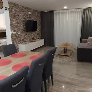Apartman Dalmacija, Drage